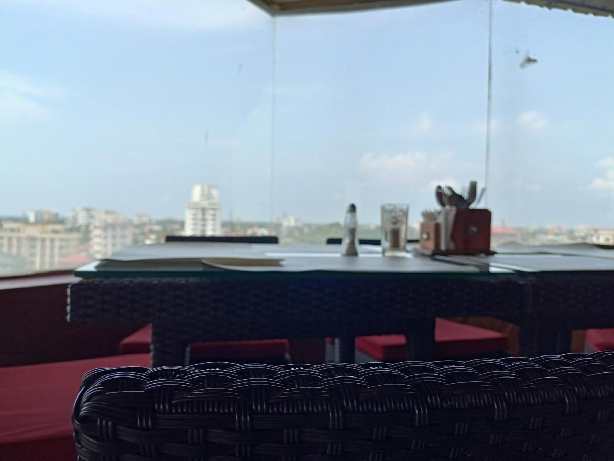 Presidency Kochi City Centre Eksteriør bilde