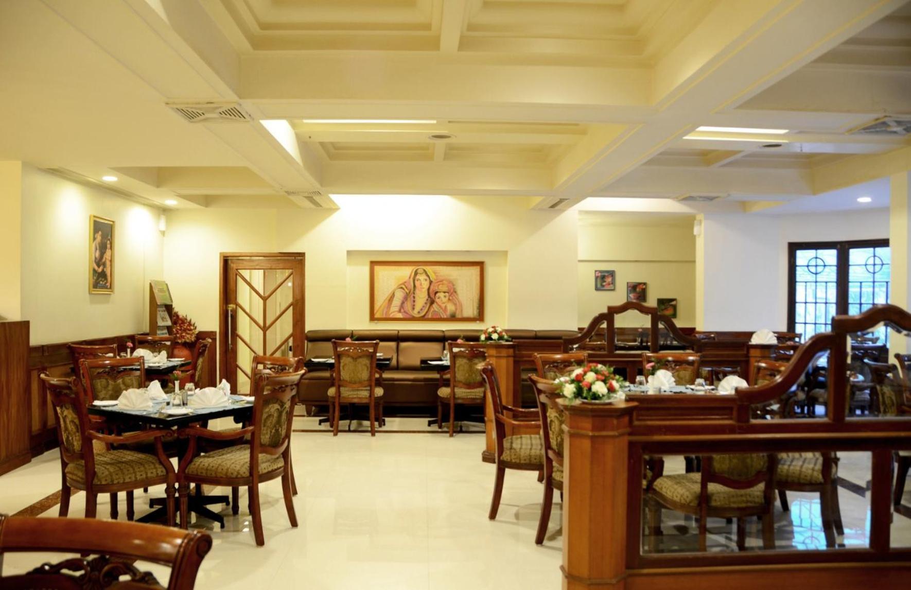 Presidency Kochi City Centre Eksteriør bilde