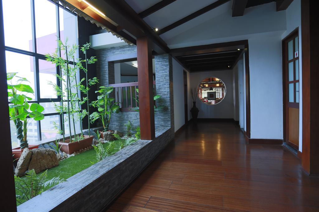 Presidency Kochi City Centre Eksteriør bilde