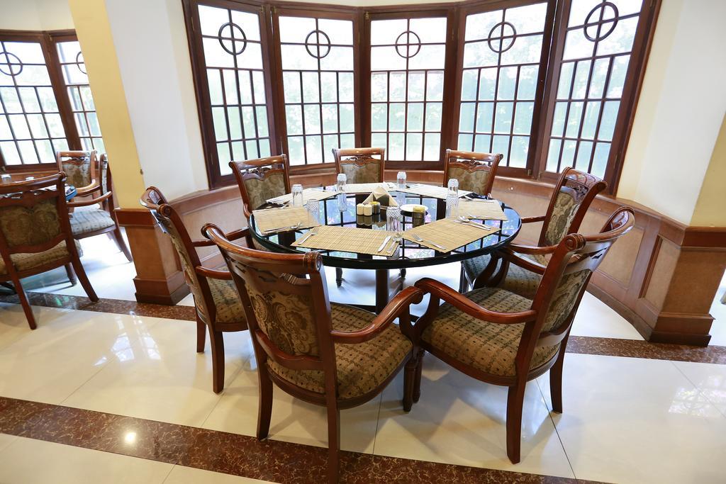 Presidency Kochi City Centre Eksteriør bilde