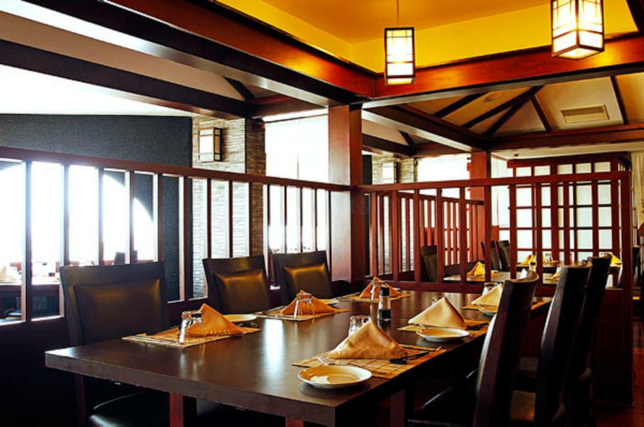 Presidency Kochi City Centre Eksteriør bilde