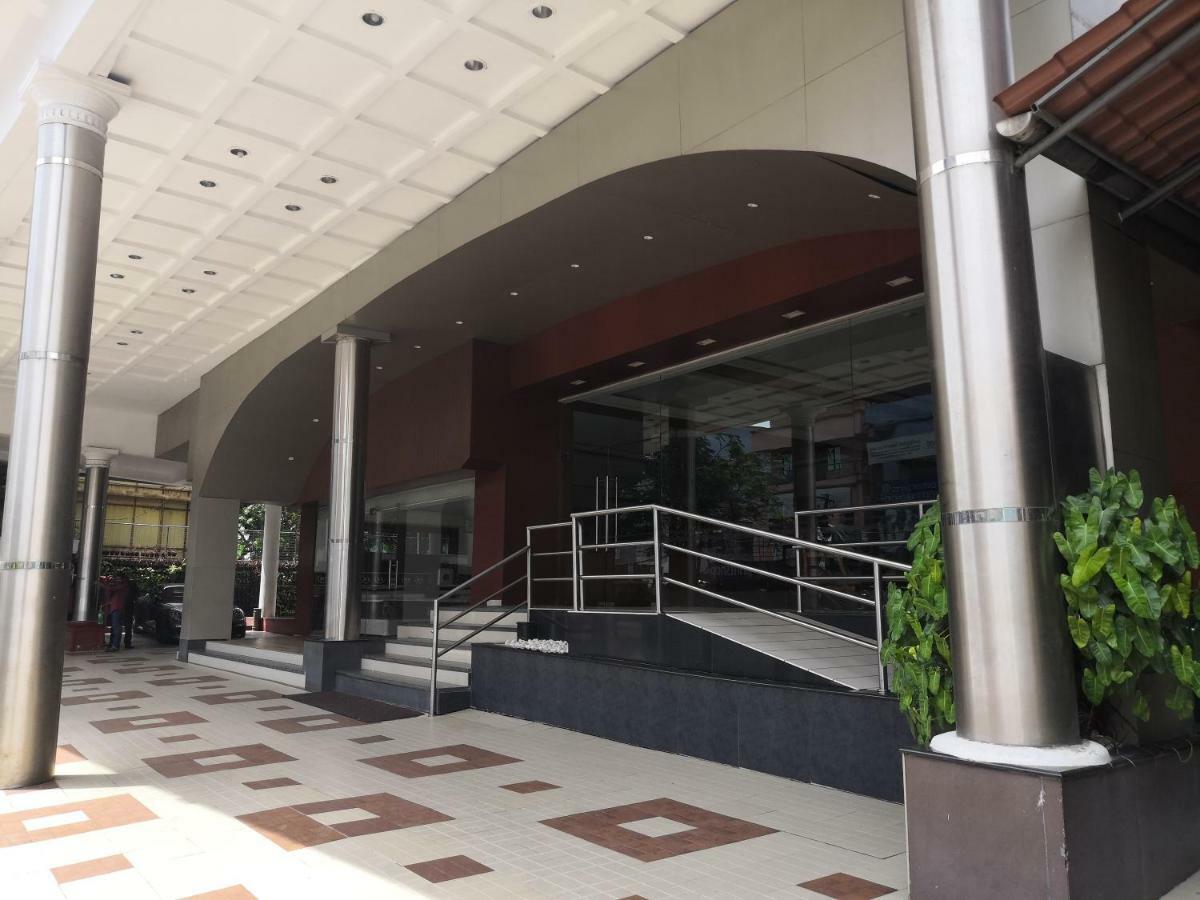 Presidency Kochi City Centre Eksteriør bilde