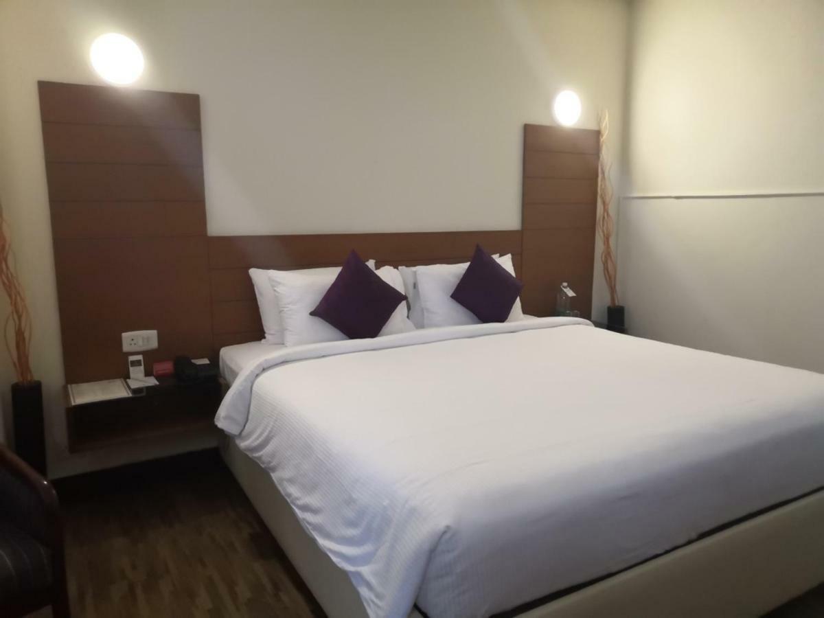Presidency Kochi City Centre Eksteriør bilde