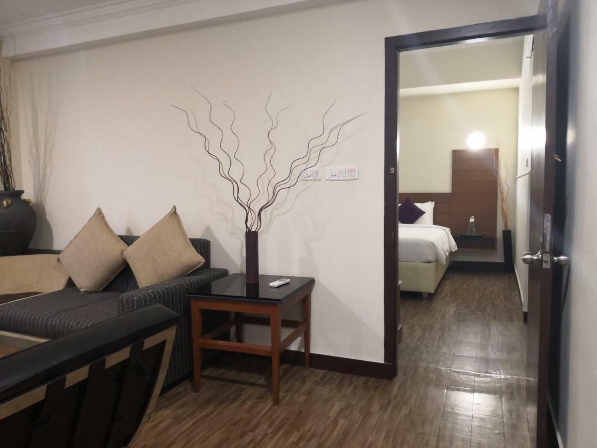 Presidency Kochi City Centre Eksteriør bilde