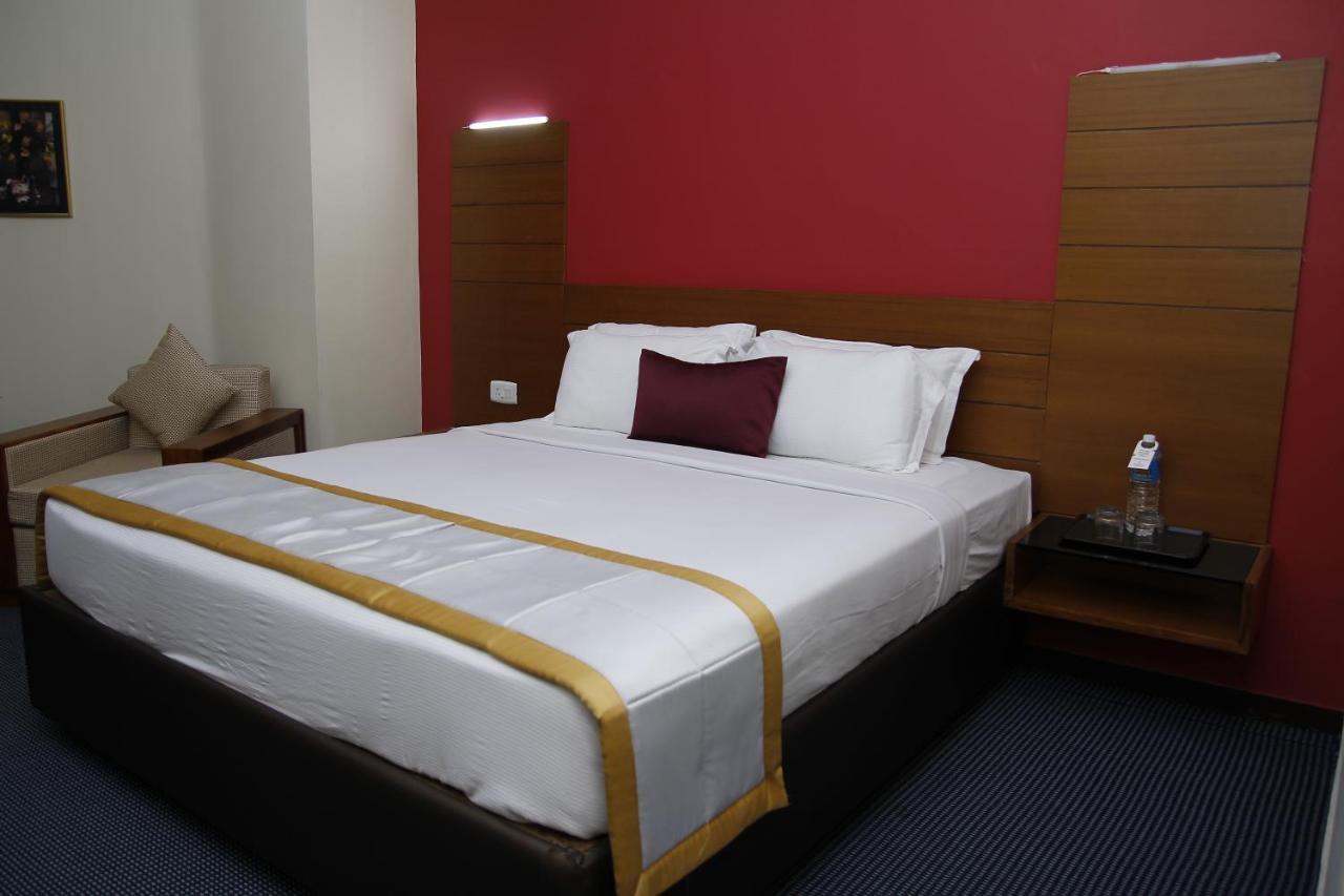 Presidency Kochi City Centre Eksteriør bilde