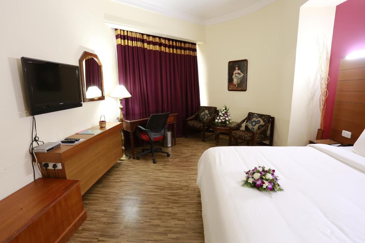 Presidency Kochi City Centre Eksteriør bilde