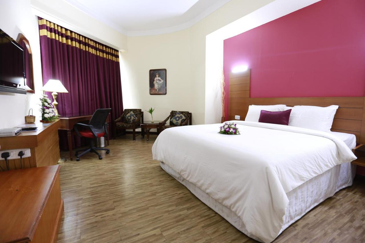 Presidency Kochi City Centre Eksteriør bilde